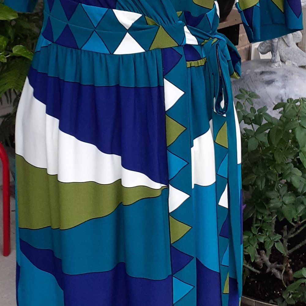 NEW DIRECTION DRESS - Picture 2 of 6